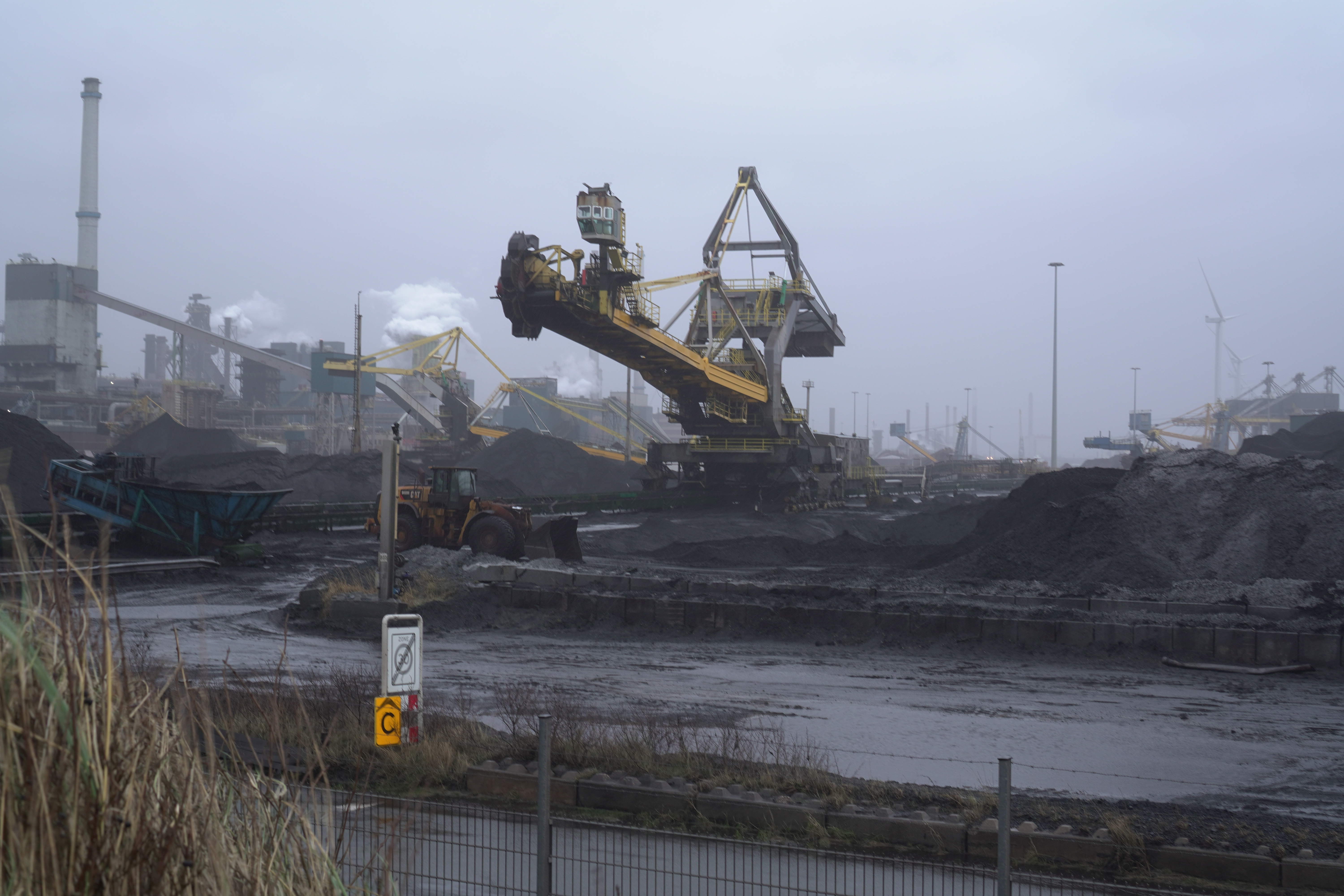 Hoe moet het verder met Tata Steel? 7 vragen over de grootste CO2-vervuiler