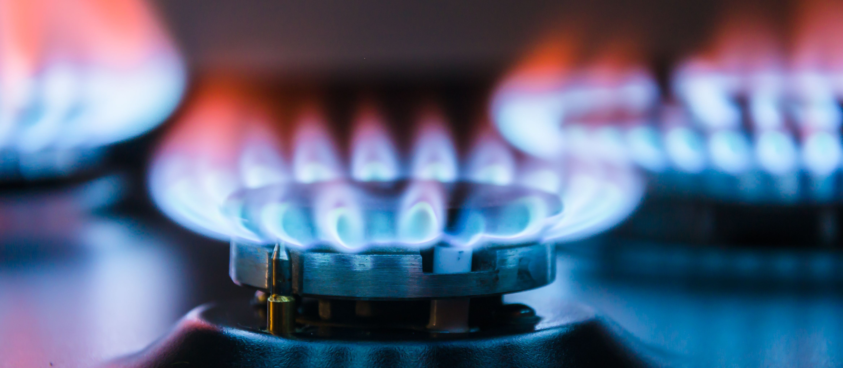 Nieuwe strategie Shell: meer geld naar gas, minder naar zon en wind ...