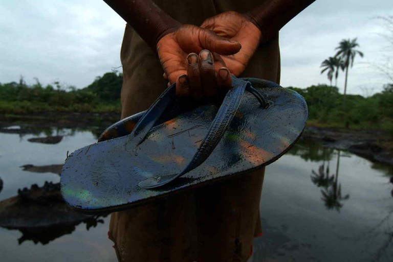 OGONI OIL SPILL 2004.JPG