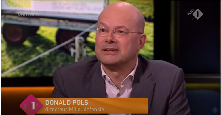 Foto: Donald Pols, directeur van Milieudefensie, bij het televisieprogramma Op1.