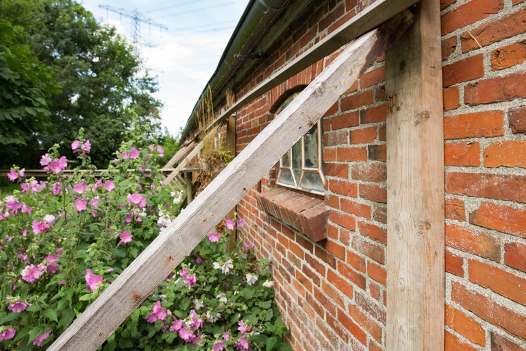 Schade door aardgaswinning aan huizen en boerderijen in Groningen
