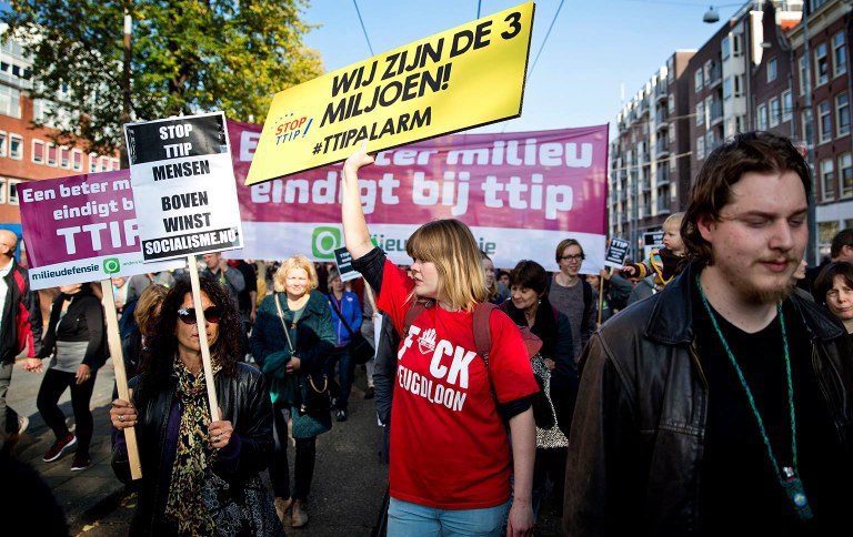   7000 mensen demonstreren tegen TTIP in Amsterdam.
