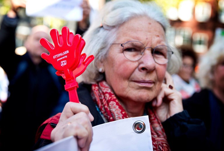   7000 mensen demonstreren tegen TTIP in Amsterdam.