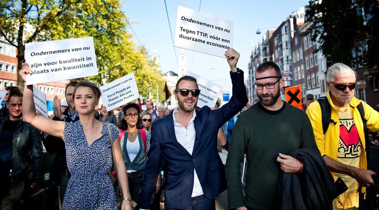   7000 mensen demonstreren tegen TTIP in Amsterdam.